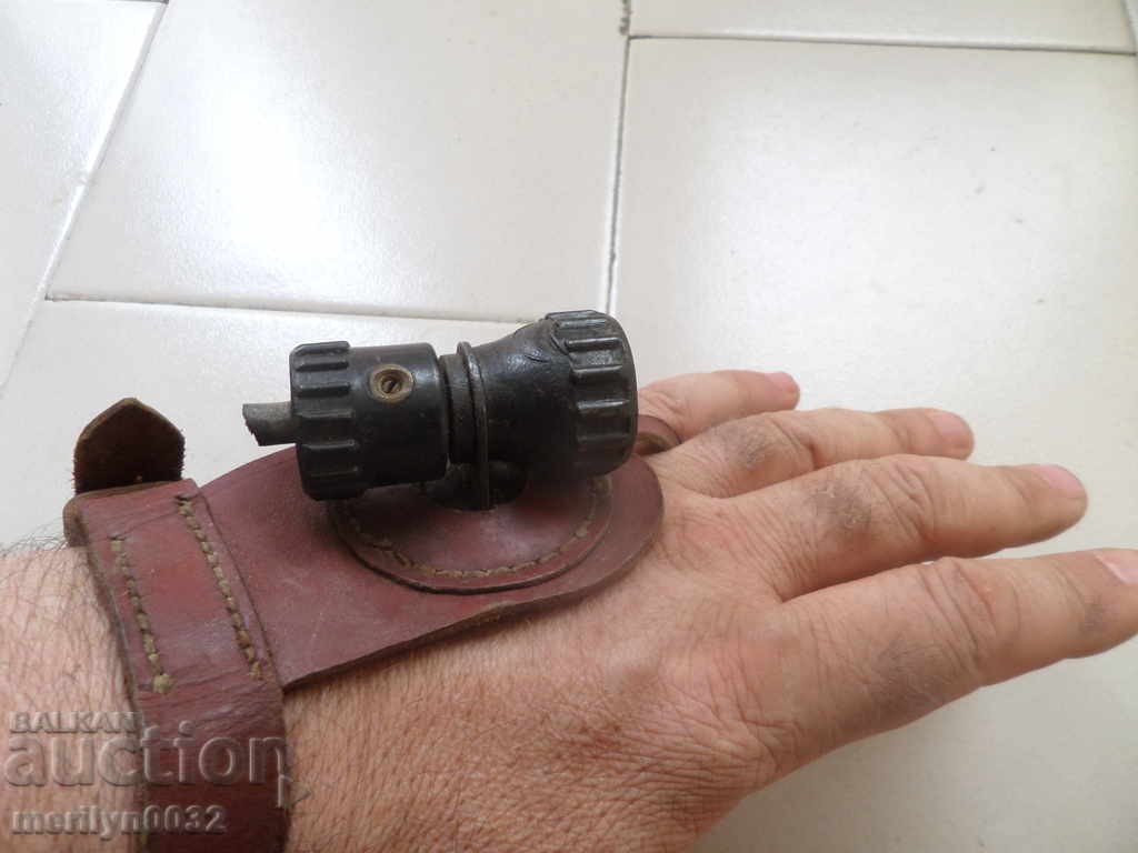 Delivery of Old spotlight, lantern, flashlight, moving lamp Delivery of Old spotlight, lantern, flashlight, moving lamp