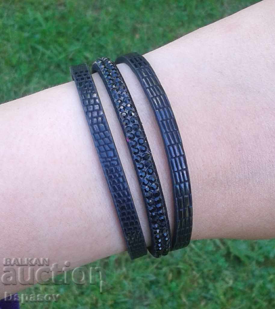 Leather Bracelet with Magnetic Clutch