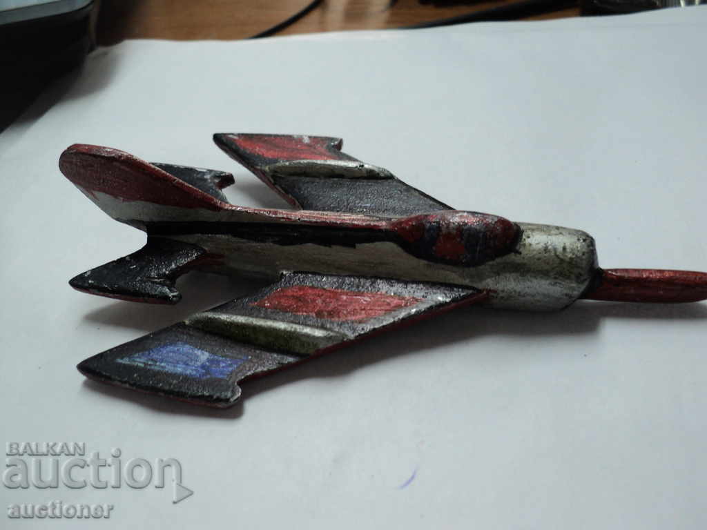 Auction  METAL STAR AIRPLANE Soldier creativity