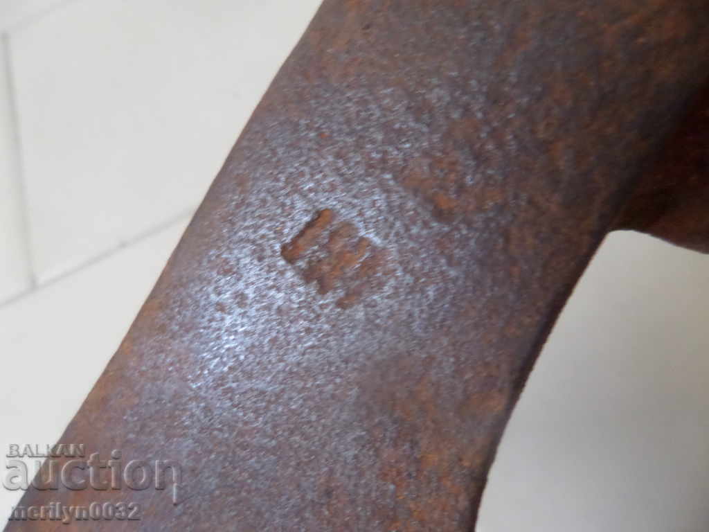 An old ax, a hatchet, a pickup tower with price 45.00 BGN | € 23.01