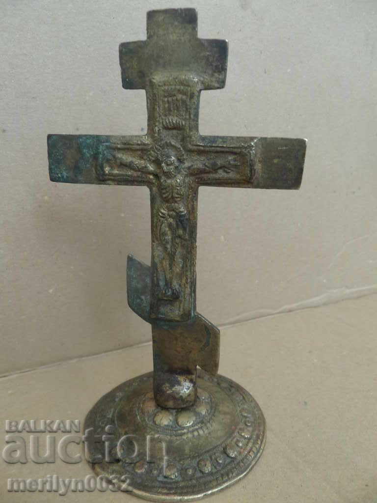 Възрожденски бронзов настолен кръст, разпятие