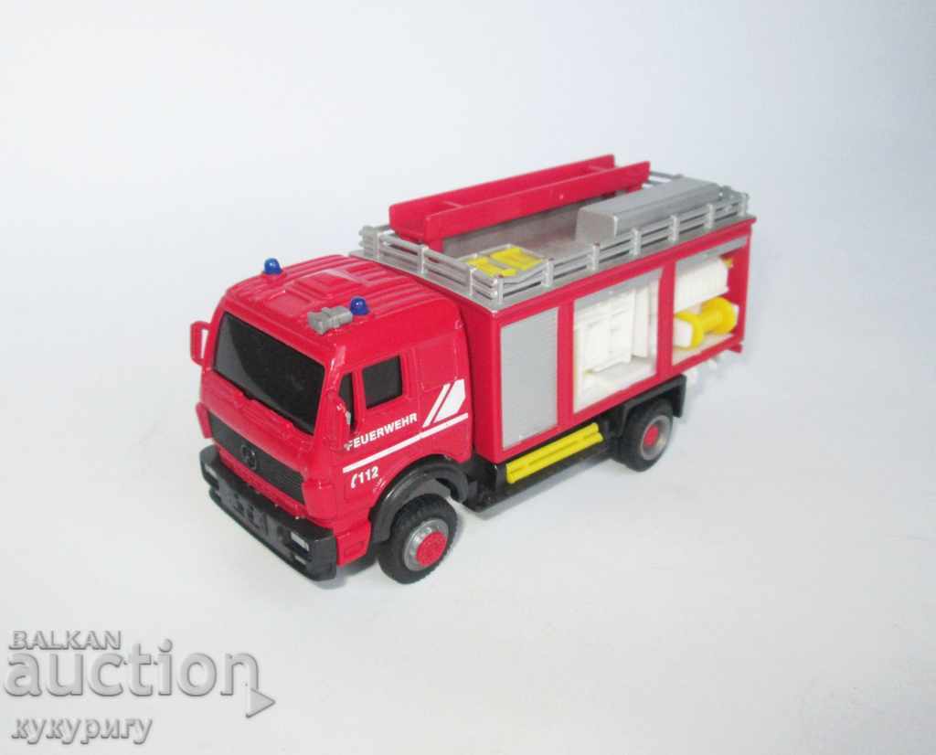 Пластмасов малък модел макет Пожарна кола Германия
