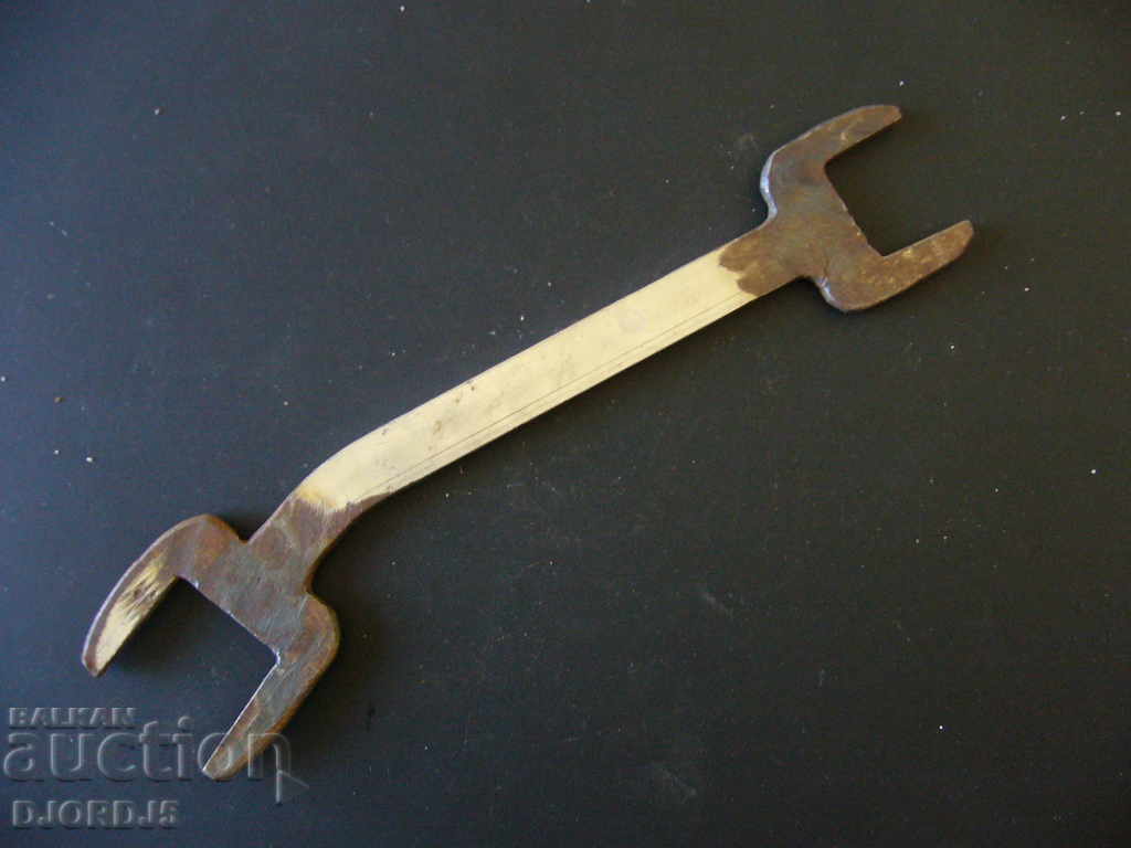 Old key with price 2.00 BGN | € 1.02 Old key with price 2.00 BGN | € 1.02