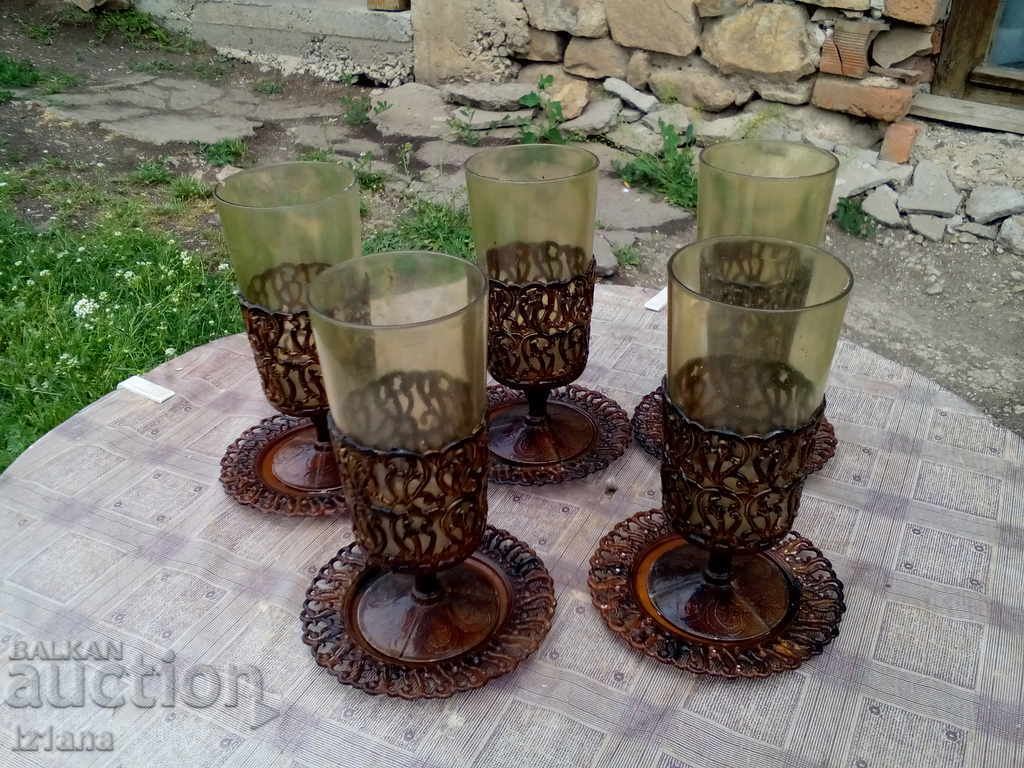 Old cup, cups Old cup, cups