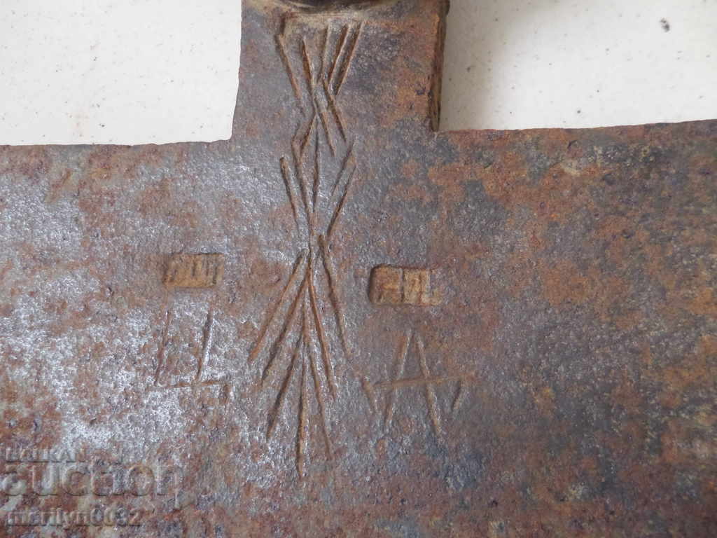 Auction  Old pick, wrought iron, instrument, instrument