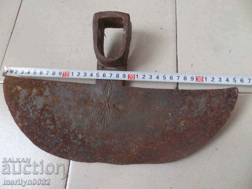 Delivery of Old pick, wrought iron, instrument, instrument