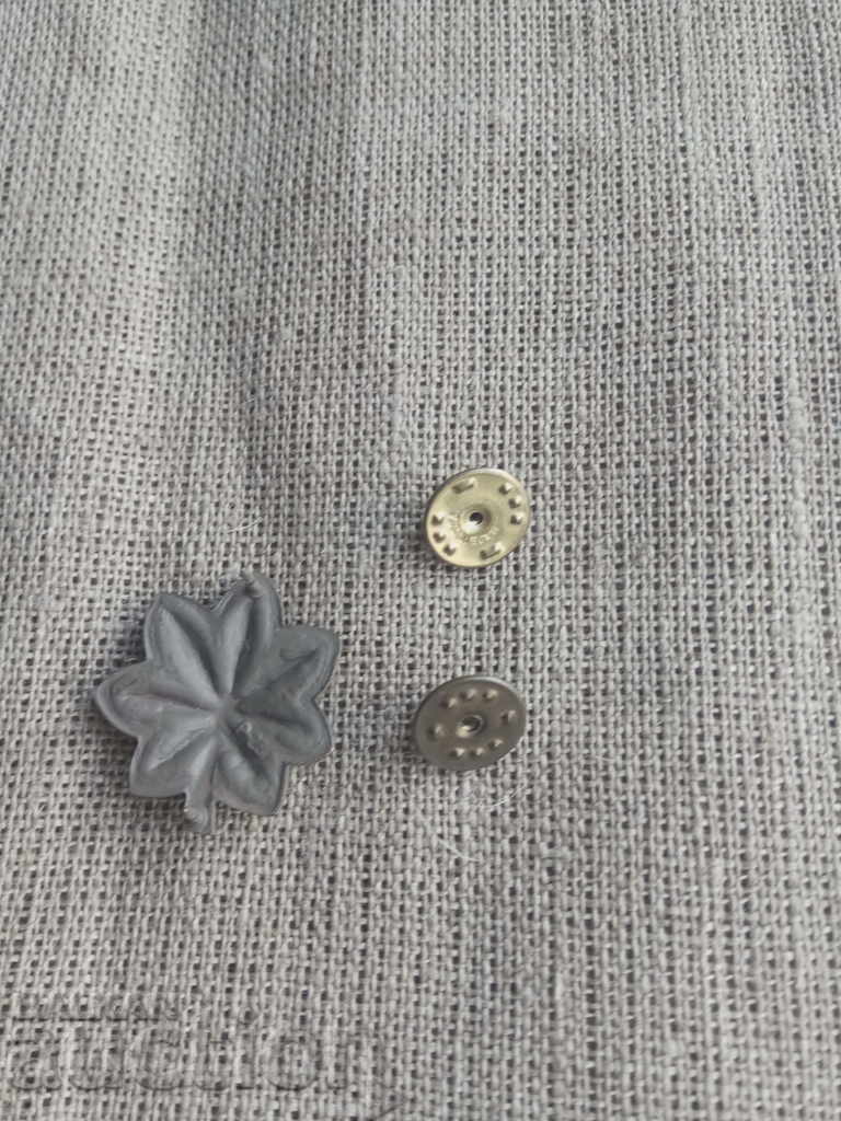 Auction  Leaf - a sign for an American patch