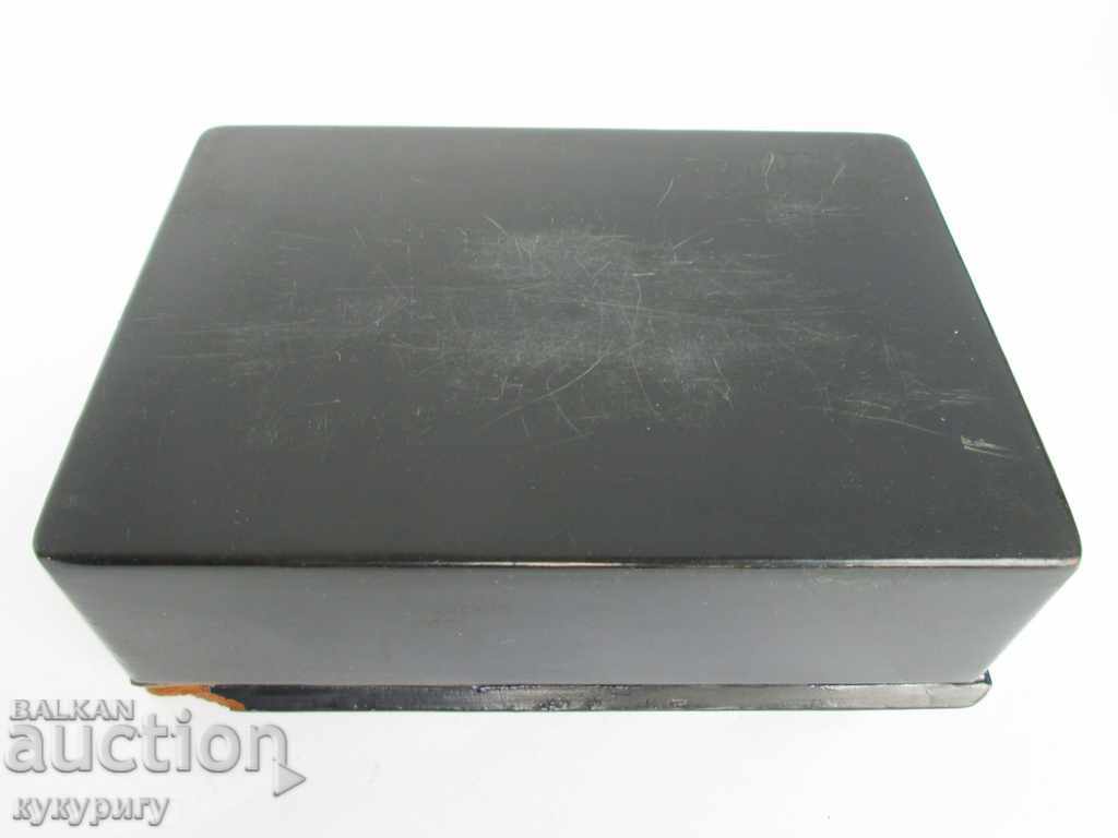 Auction Old Russian jewelry box black lacquer hand-painted Kremlin Auction Old Russian jewelry box black lacquer hand-painted Kremlin