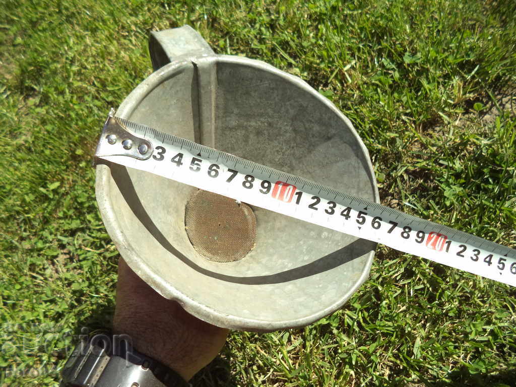 Delivery of OLIVE LAMARIAN FUNNY WITH CANDY