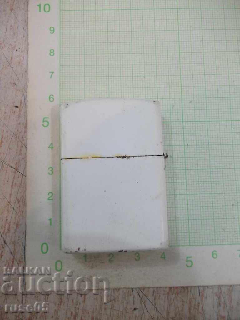 Αναπτήρας "AZAD" βενζίνης με τιμή 7.00 BGN | € 3.58 Αναπτήρας "AZAD" βενζίνης με τιμή 7.00 BGN | € 3.58