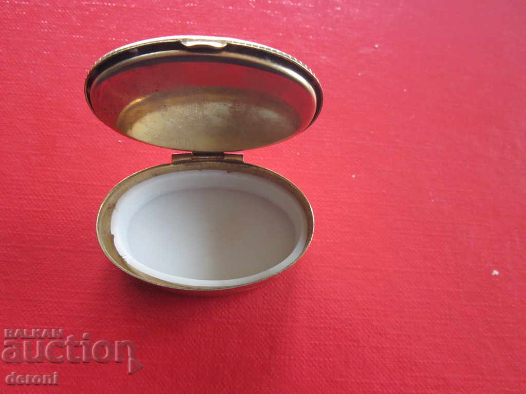 Auction  Unikalna   bronzova kutiyka kutia za enfie hapcheta 3