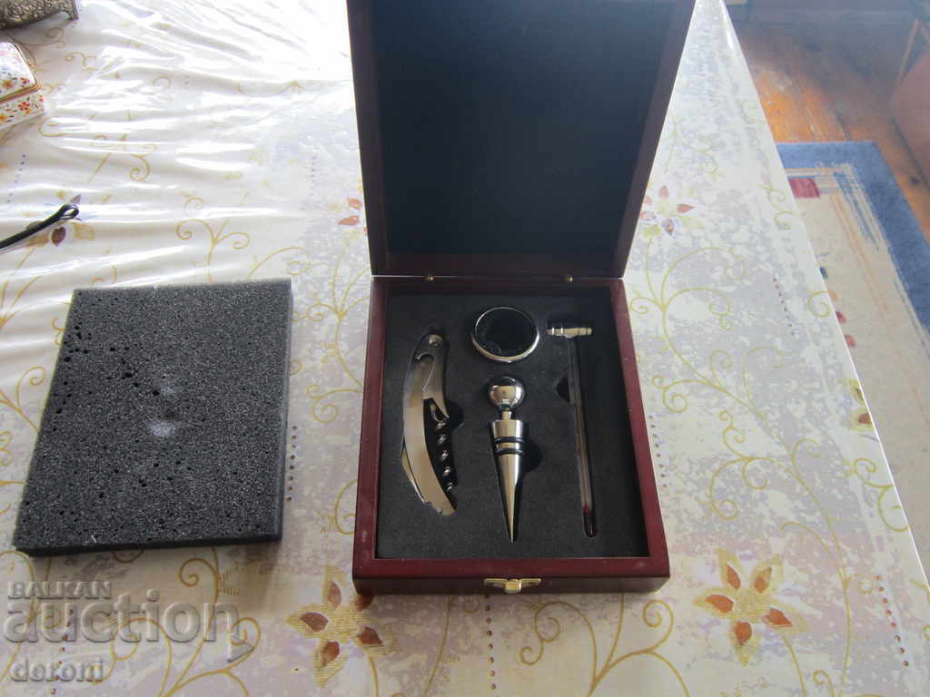 Delivery of Luxury German wine accessories set Delivery of Luxury German wine accessories set
