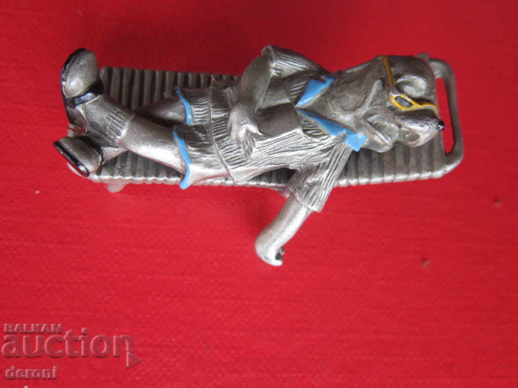 Bronze Collector Figure Fig. 1984 with price 35.00 BGN | € 17.90 Bronze Collector Figure Fig. 1984 with price 35.00 BGN | € 17.90