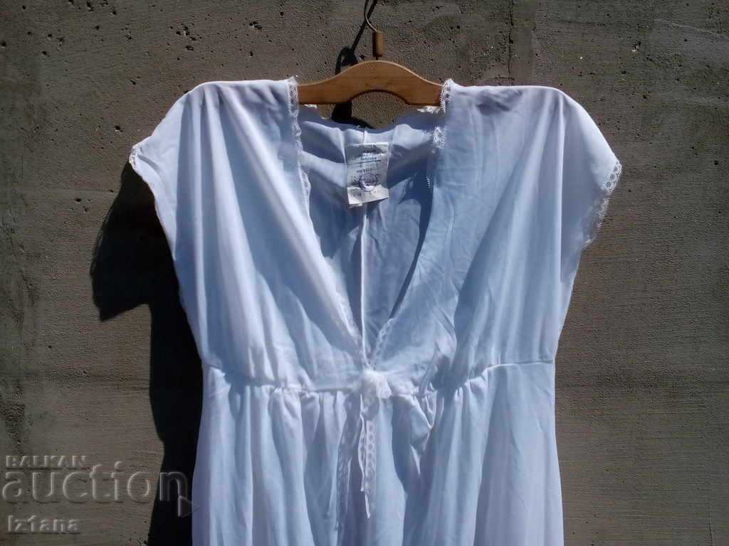 Old lady's nightgown with price 11.00 BGN | € 5.62 Old lady's nightgown with price 11.00 BGN | € 5.62