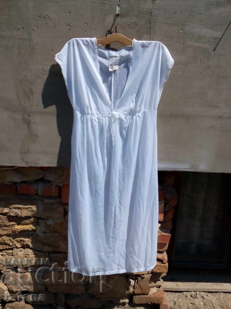 Old lady's nightgown Old lady's nightgown
