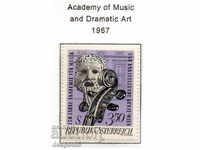 1967. Αυστρία. Ακαδημία Μουσικής και Δραματικής Τέχνης.