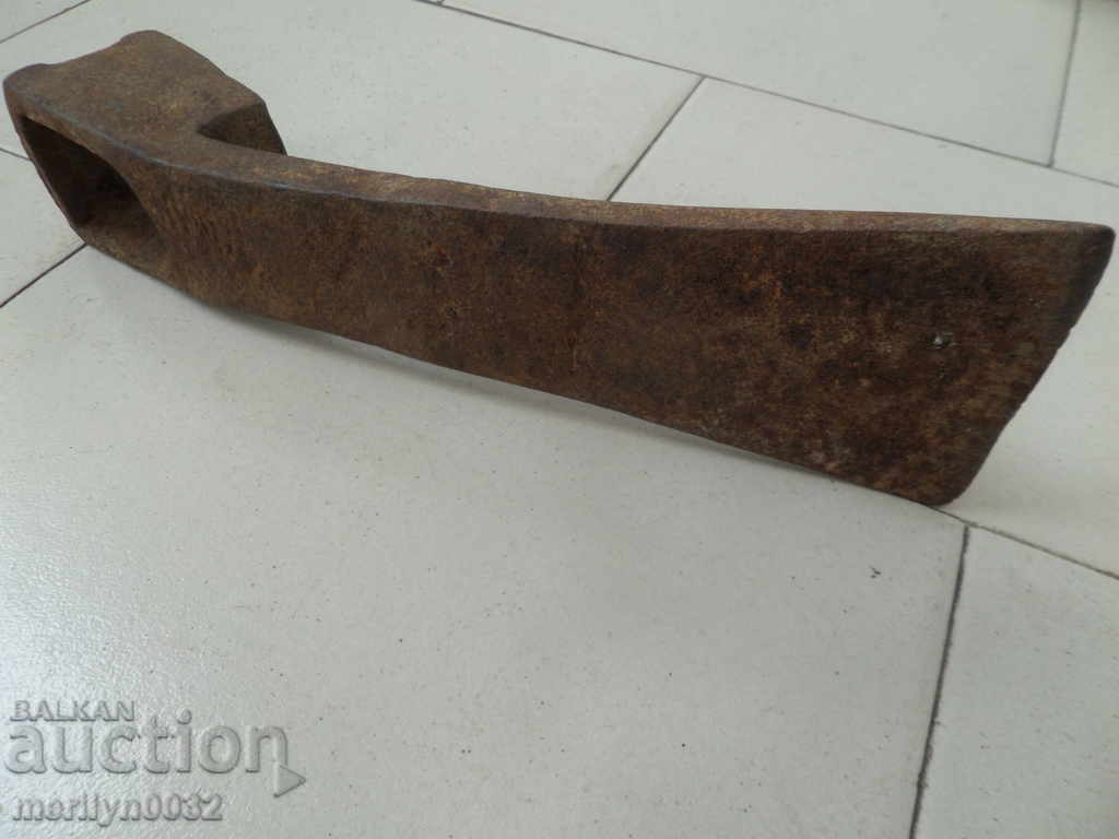Old forged turntable, wrought iron, picking, tool, top with price 39.00 BGN | € 19.94