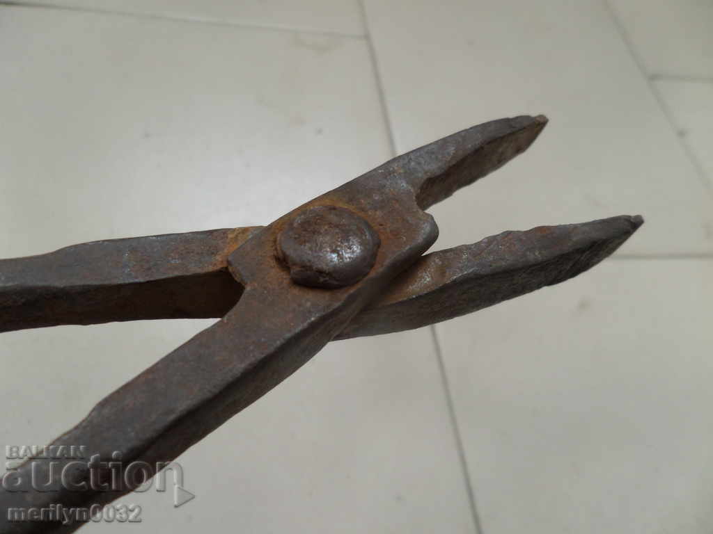 Delivery of Old forging pliers, wrought iron, tool Delivery of Old forging pliers, wrought iron, tool