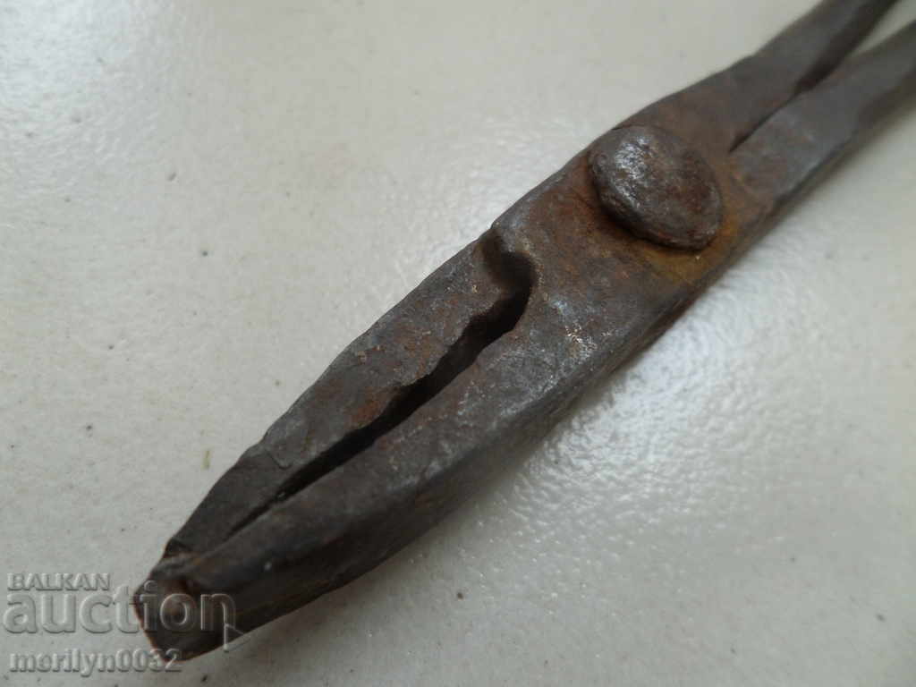 Old forging pliers, wrought iron, tool - 7 Old forging pliers, wrought iron, tool - 7