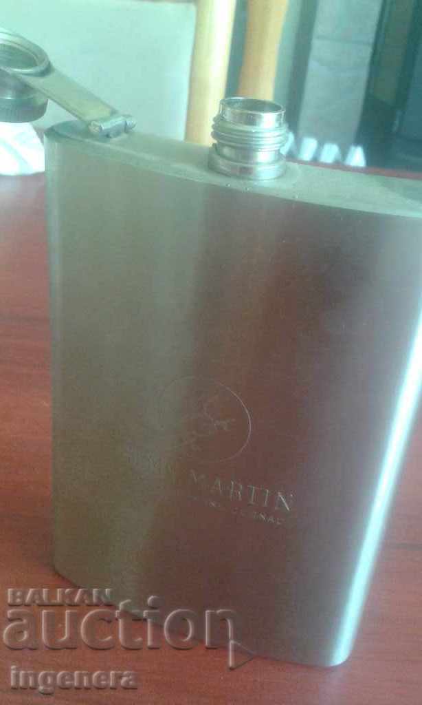 A metal pocket bottle, bottle, bottle, and a chuck for alcohol - 6 A metal pocket bottle, bottle, bottle, and a chuck for alcohol - 6