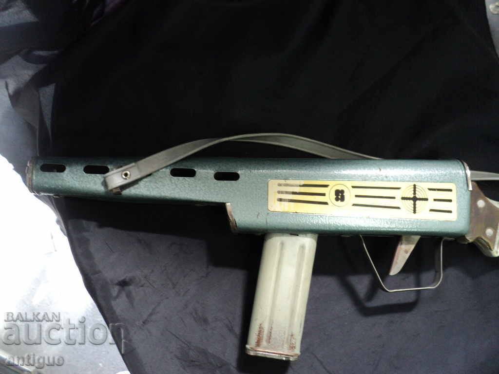 CHILD MOTHER AUTOMATIC, SPEAKER-TOBACCO. - 5 CHILD MOTHER AUTOMATIC, SPEAKER-TOBACCO. - 5