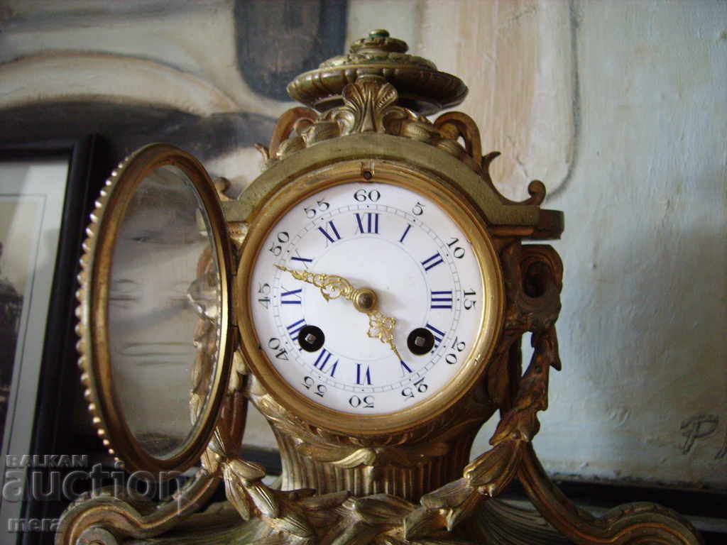 Ancient French fireplace clock with price 800.00 BGN | € 409.03 Ancient French fireplace clock with price 800.00 BGN | € 409.03