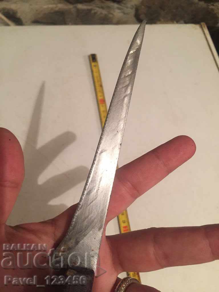 Delivery of old knife