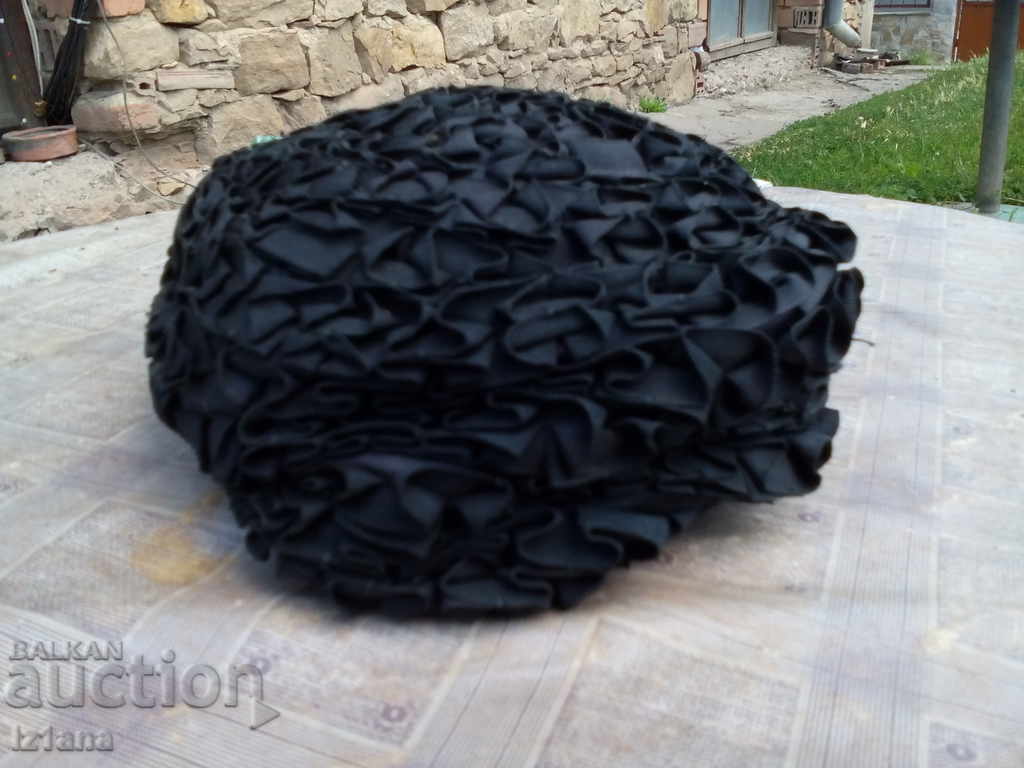 Auction Old lady's hat Auction Old lady's hat