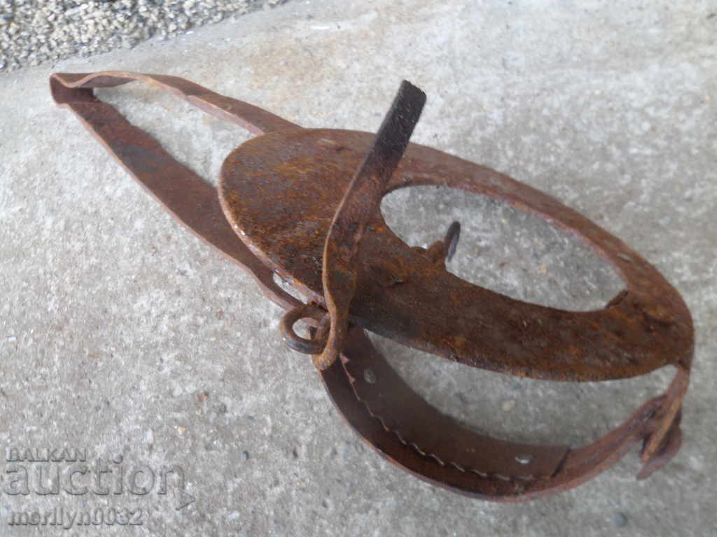 Delivery of An antique hand forged trap Delivery of An antique hand forged trap