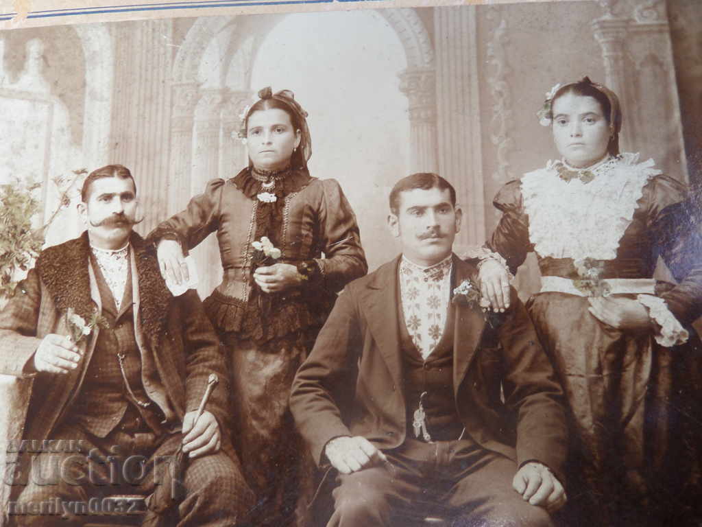 Auction  Picture photography of wealthy Bulgarians at the end of the 19th century