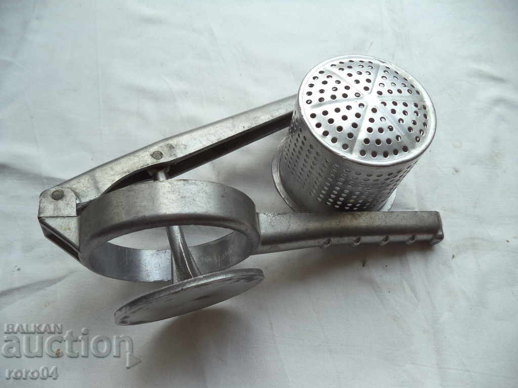 STARA BULGARIAN ALUMINUM GIRL PRESS - EXCELLENT - 6 STARA BULGARIAN ALUMINUM GIRL PRESS - EXCELLENT - 6