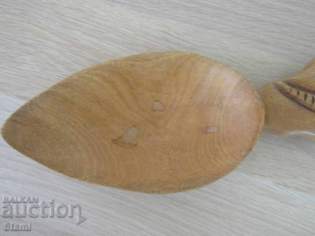 Auction A large soup spoon of Zimbabwe oil Auction A large soup spoon of Zimbabwe oil