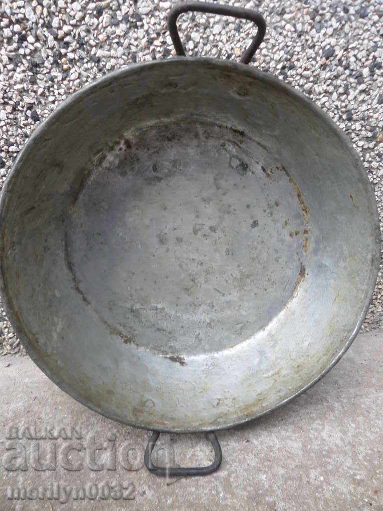 Old copper tray, sahane, baker, tray, tray with price 69.00 BGN | € 35.28 Old copper tray, sahane, baker, tray, tray with price 69.00 BGN | € 35.28