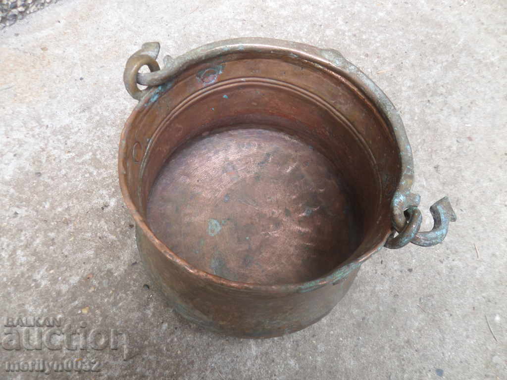 Delivery of Old copper coin, coin, kettle, copper Delivery of Old copper coin, coin, kettle, copper