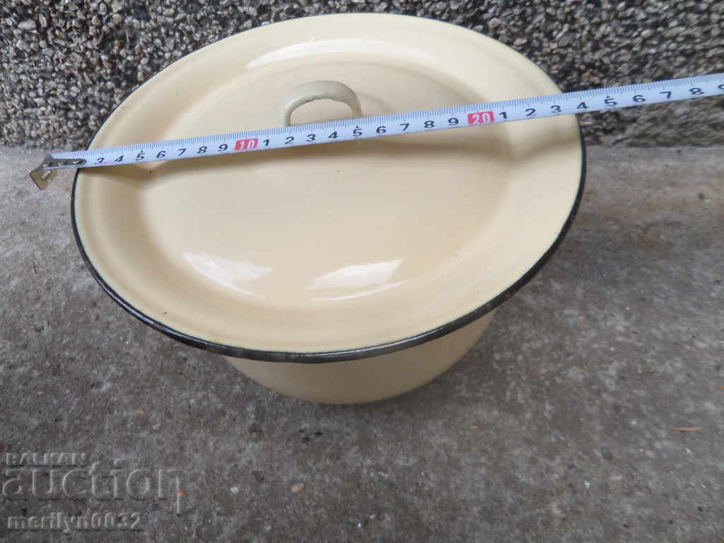 Delivery of Enamelled crooked crook pot enamelled lid cover USSR enamel Delivery of Enamelled crooked crook pot enamelled lid cover USSR enamel