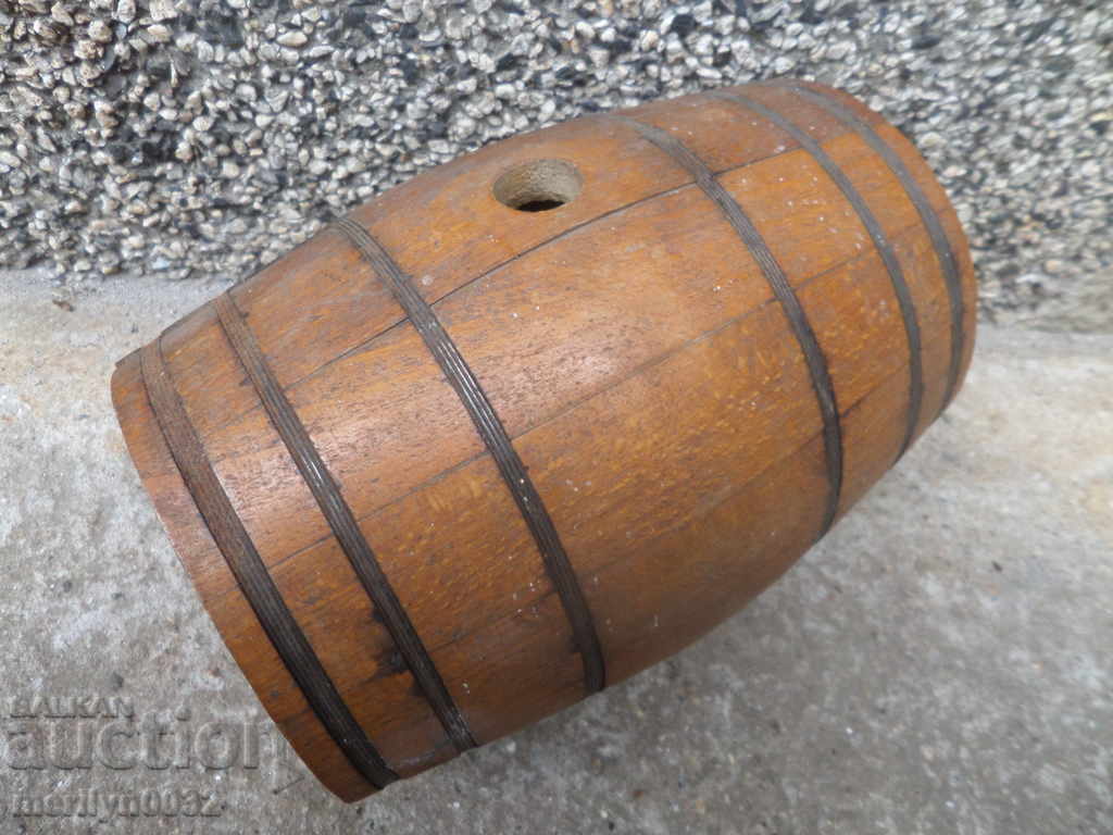 Auction The storm, the barrel, the wooden, pewter cookie Auction The storm, the barrel, the wooden, pewter cookie