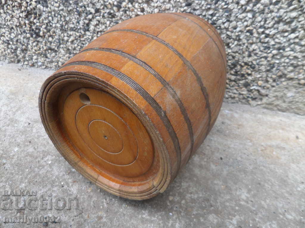 The storm, the barrel, the wooden, pewter cookie - 6 The storm, the barrel, the wooden, pewter cookie - 6