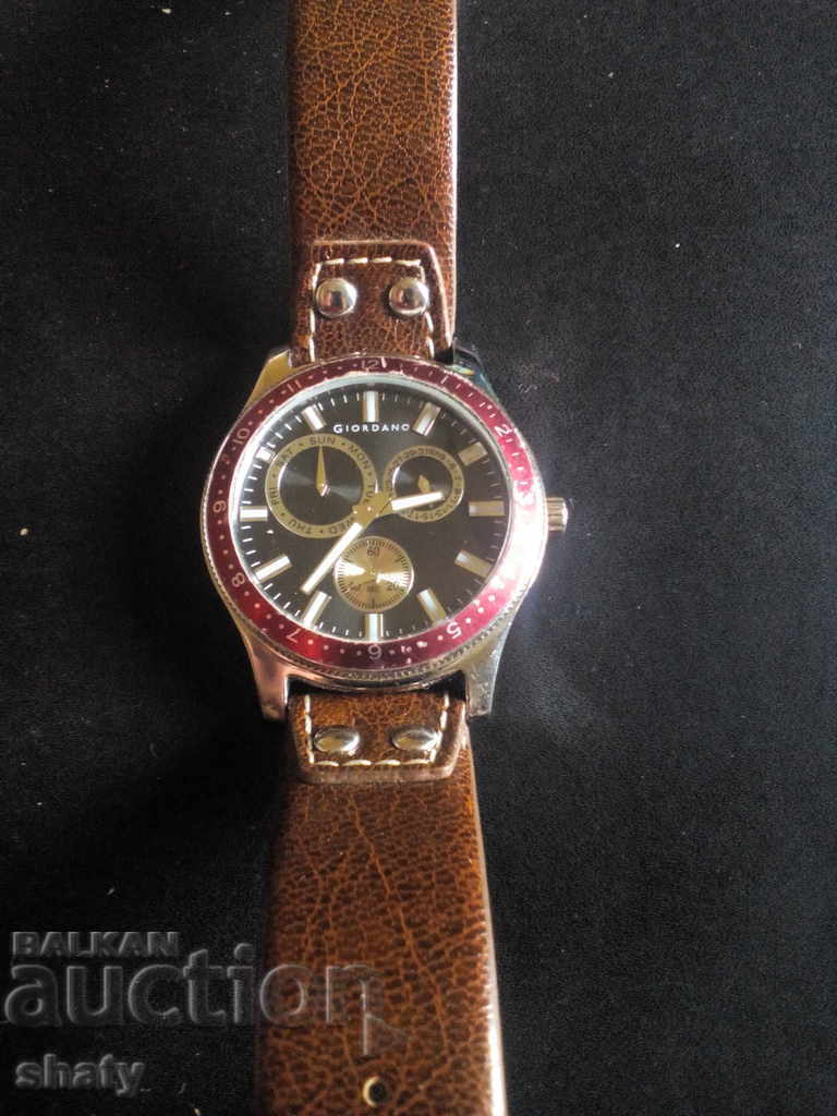 Ceas de design cu preț 55.00 BGN | € 28.12 Ceas de design cu preț 55.00 BGN | € 28.12