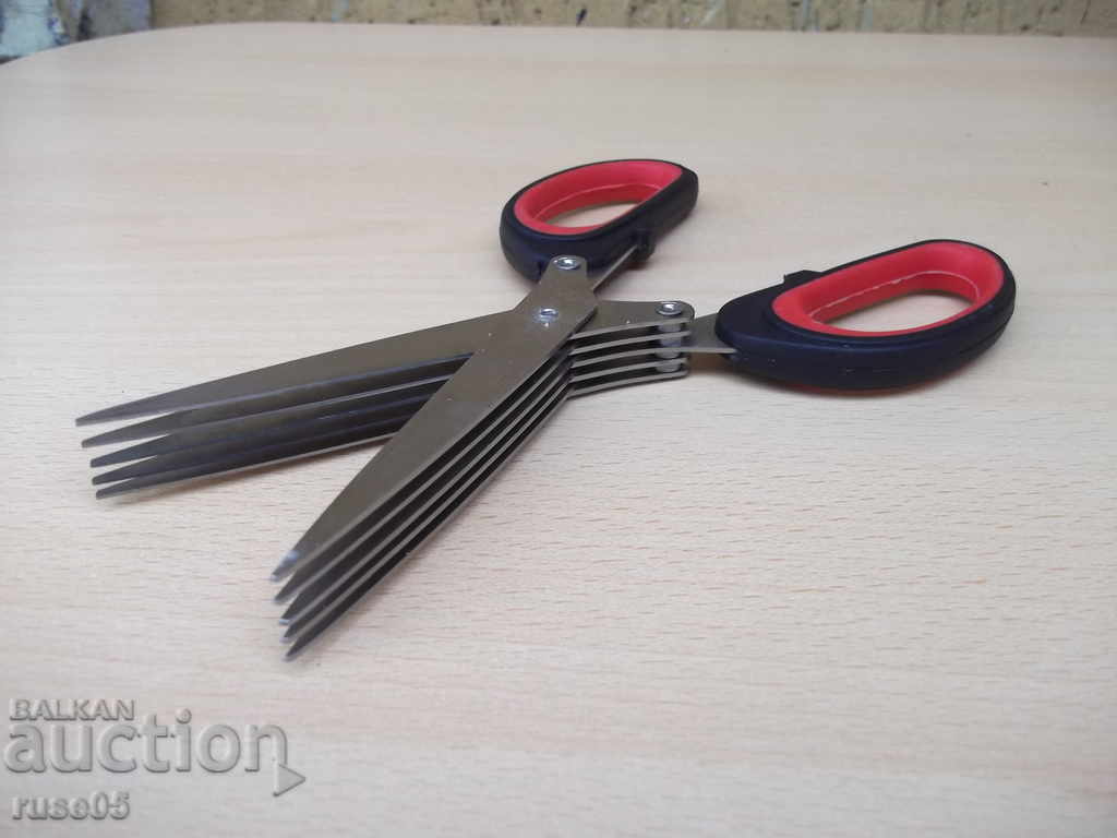 Scissors Cutting Scissors - 7 Scissors Cutting Scissors - 7