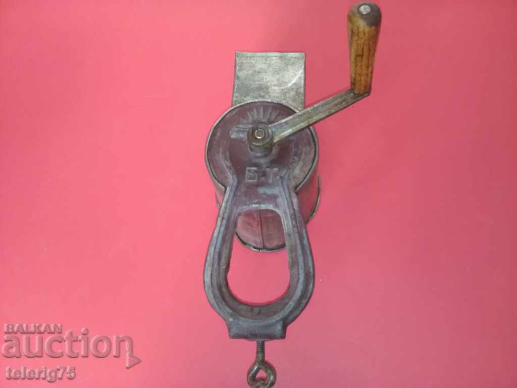 Old Quality Metal Nut Grinder 'BT' - Bulgaria - 5 Old Quality Metal Nut Grinder 'BT' - Bulgaria - 5
