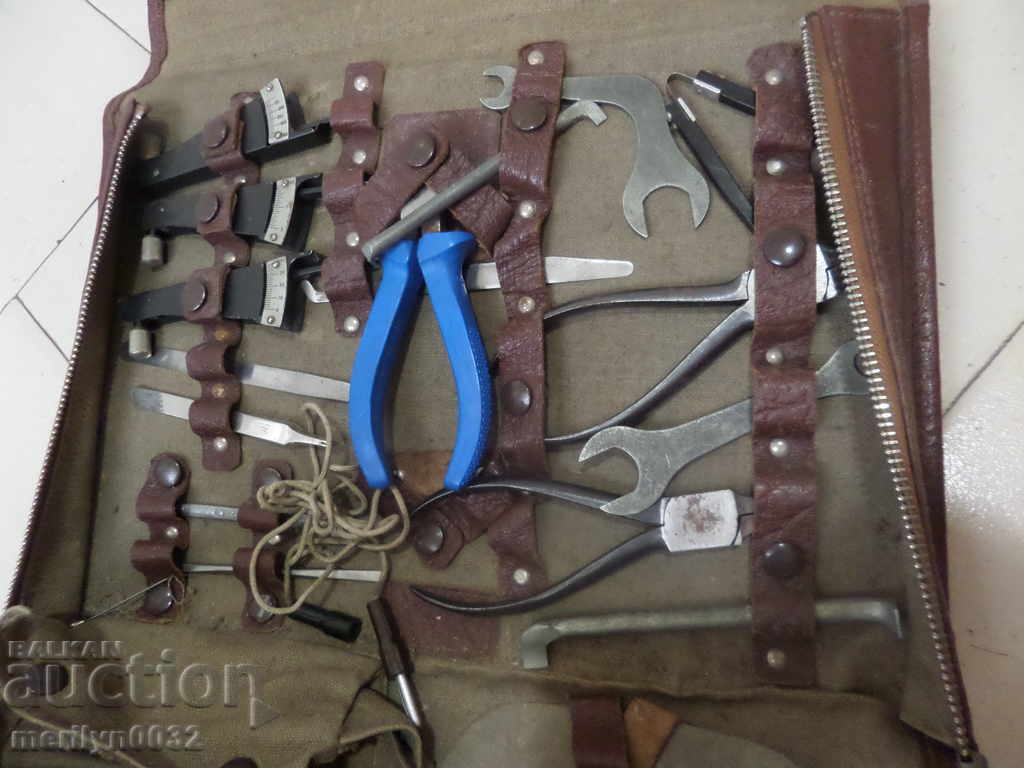 Delivery of Tool bag for phone/postal technician Delivery of Tool bag for phone/postal technician