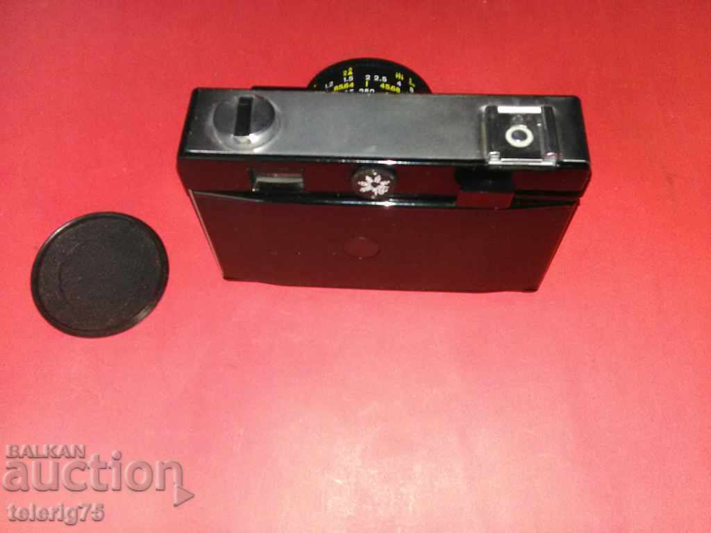 Auction Soviet Russian Star Retro Camera 'VILIA' - Triplet 69-3 Auction Soviet Russian Star Retro Camera 'VILIA' - Triplet 69-3