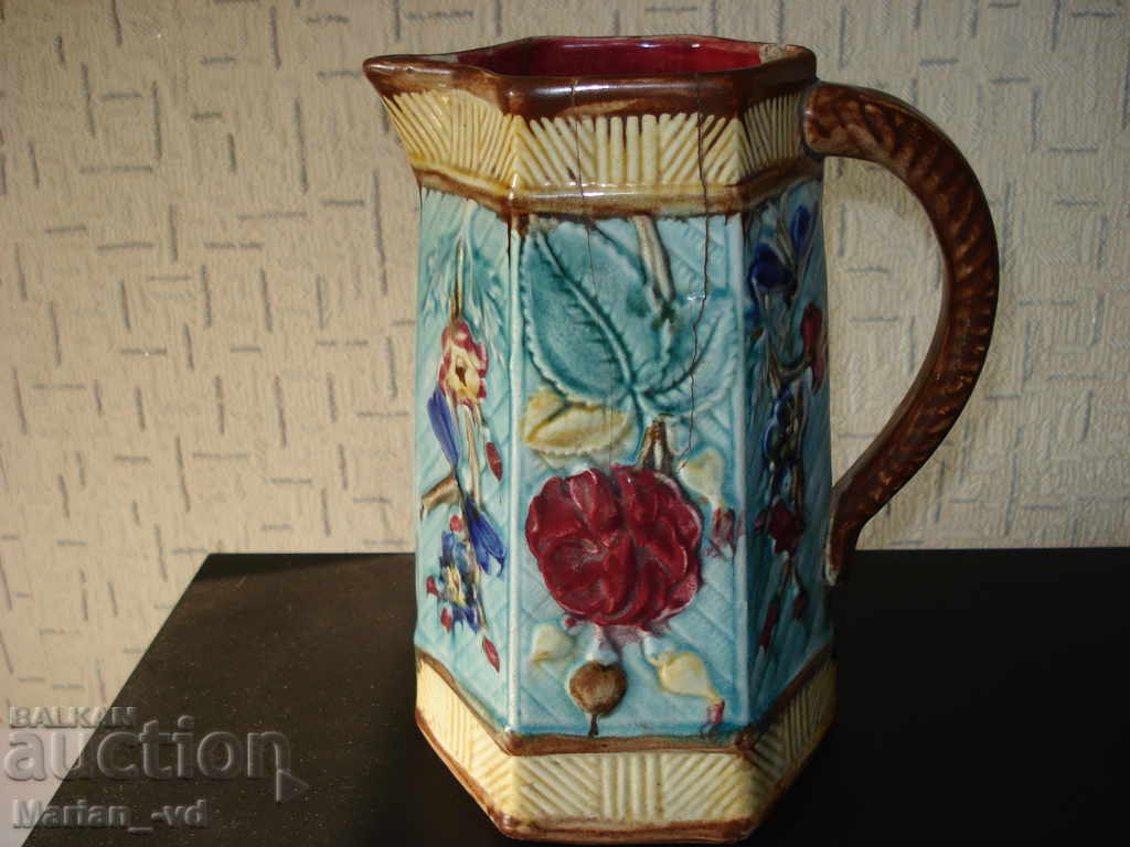 Auction An old porcelain jug Auction An old porcelain jug