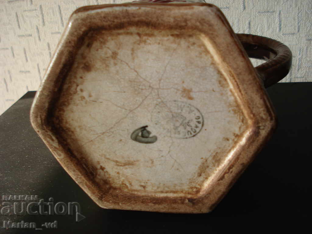 Delivery of An old porcelain jug Delivery of An old porcelain jug