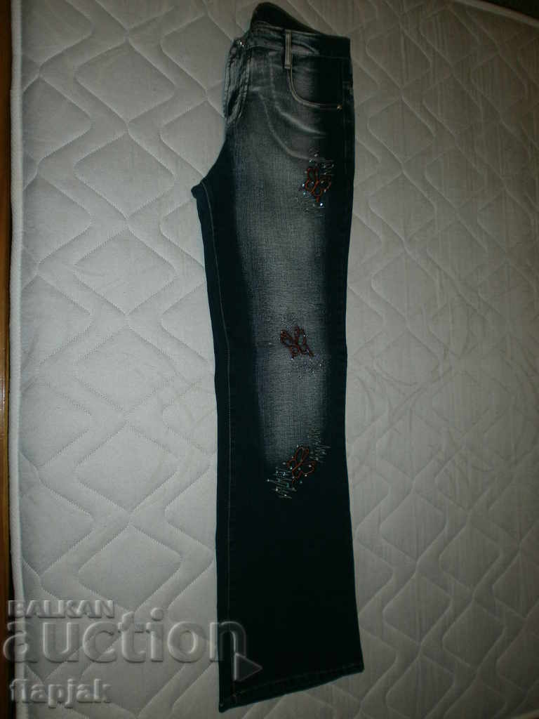 Παράδοση Οι γυναίκες τζιν Παράδοση Οι γυναίκες τζιν