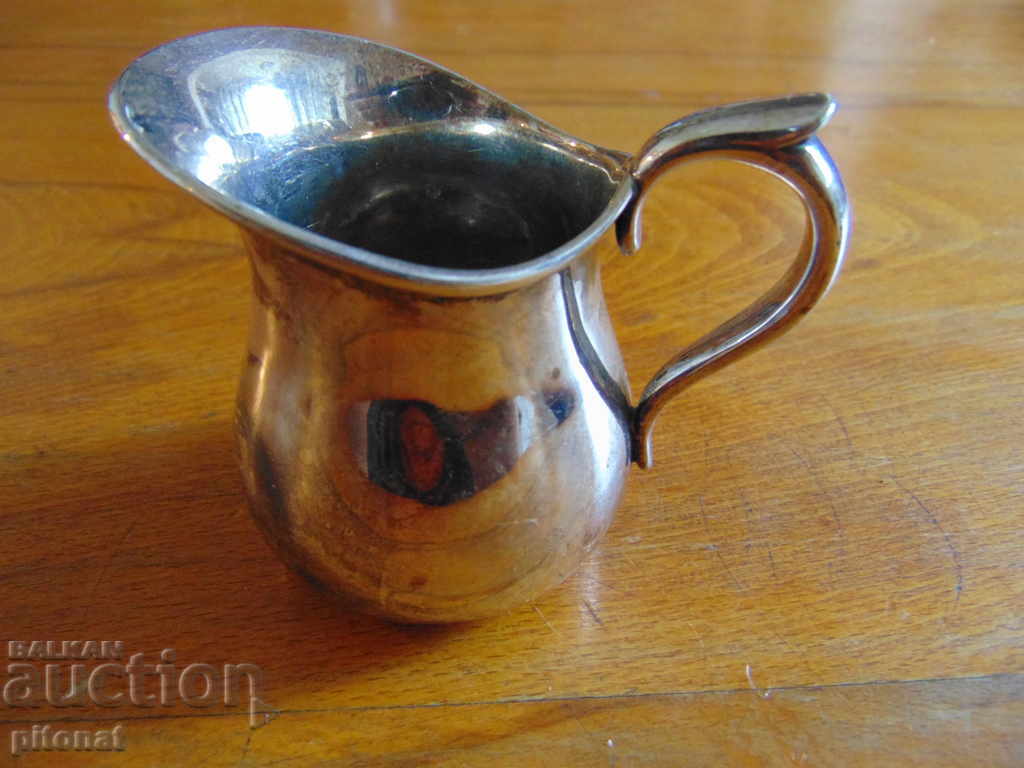 Антикварна посребрена каничка за мляко A. FRENAIS с цена 35.00 лв. | € 17.90 Антикварна посребрена каничка за мляко A. FRENAIS с цена 35.00 лв. | € 17.90