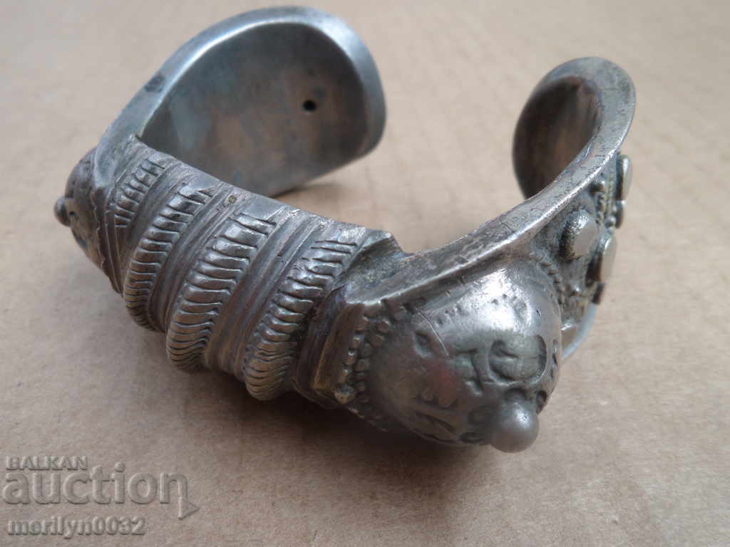 Auction  Renaissance silver bracelet silver wreath 102.4 grams