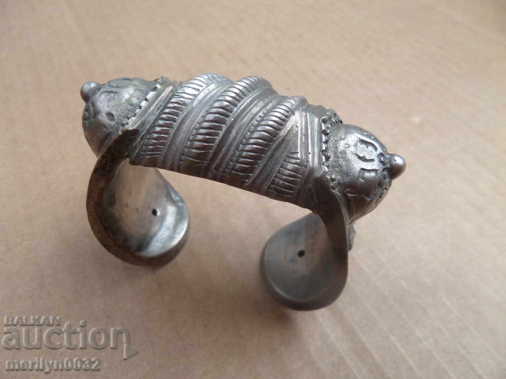 Възрожденска сребърна гривна рогатка сребро накит 102.4грама