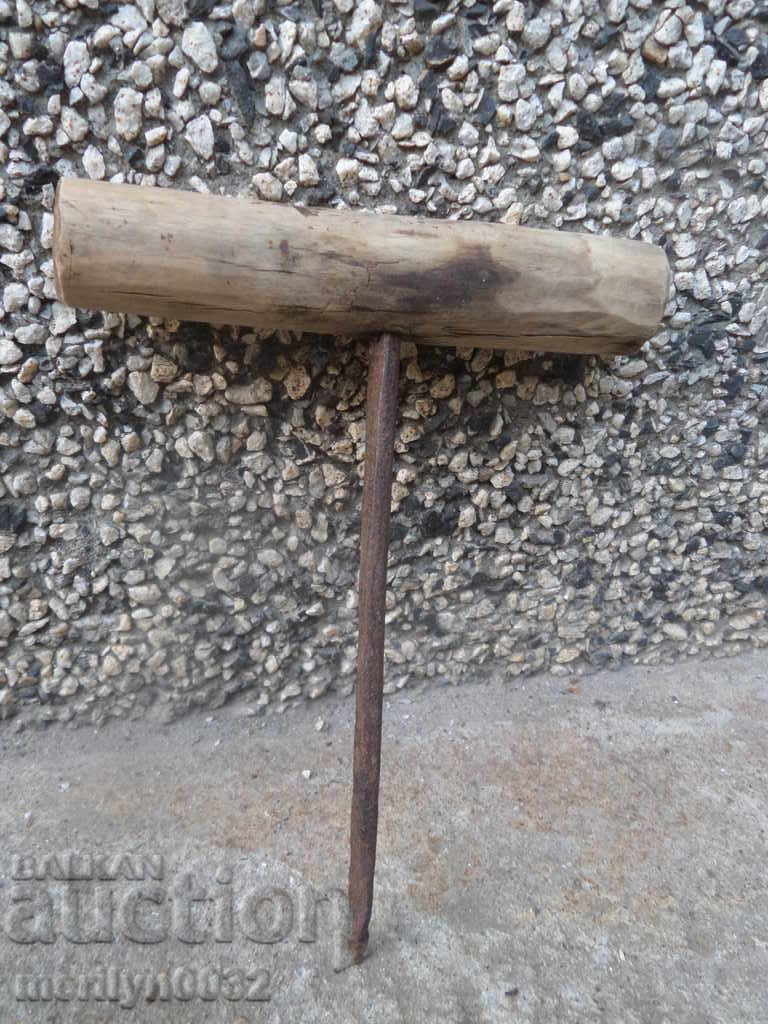 Auction Antique matcap, drill, drill, wrought iron Auction Antique matcap, drill, drill, wrought iron