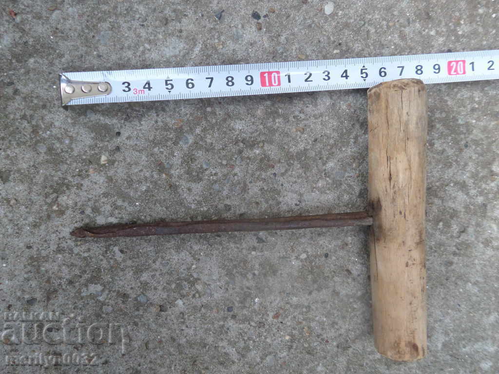 Delivery of Antique matcap, drill, drill, wrought iron Delivery of Antique matcap, drill, drill, wrought iron